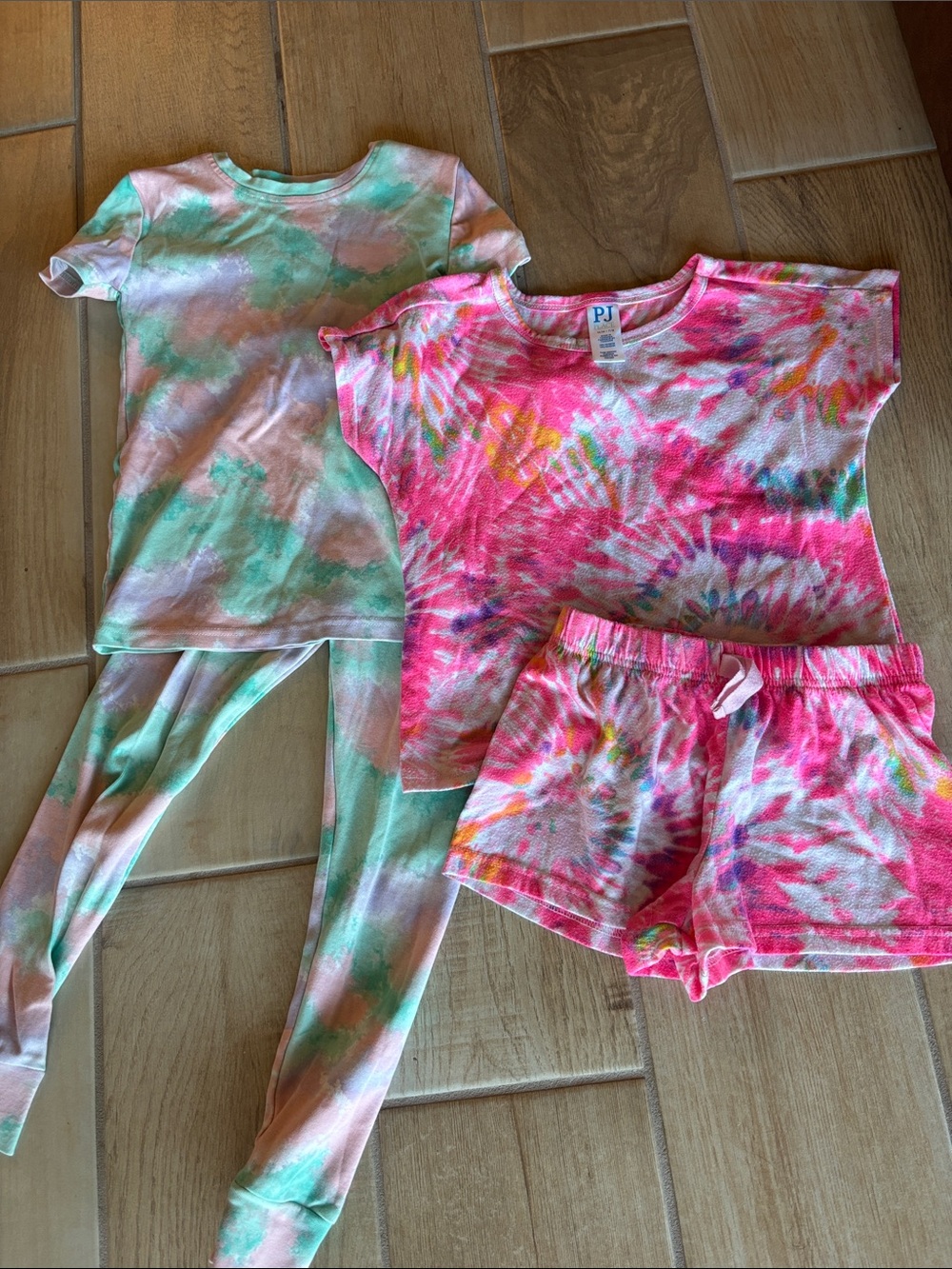 Girl’s tie-dye pajama bundle -PJ Place and Kirkland size 7/8